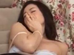 〖人妻ナンパ〗貧乳の奥さんが脳天を貫く快感に喘ぎ悶え発情ファックで絶頂イキ