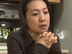 ＜大沢萌＞「契約してもいいけど条件がある」保険外交員の主婦が昔の同級生に保険の枕営業。亭主はインポ、激イキ発情ファック