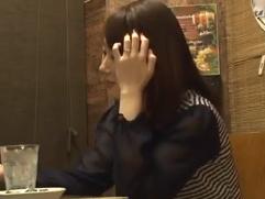＜居酒屋ナンパ＞お持ち帰りされる35歳の綺麗な奥さん。店内トイレでのディープキスの続きは男の部屋で。不倫なドキュメント