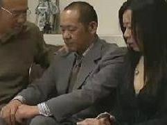 ＞賞与をエサに社員の妻を欲しがる社長。エロモードが炸裂した旦那公認での寝取られ淫乱ファック