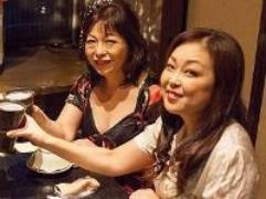 暴走した熟女たちに犯される男。ほとんど逆レイプ。発情3P