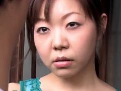 ＞「欲しいのか？」うなずき寝たきりの旦那を家に残したまま昼間から他人のマラで善がり狂う不貞妻。激イキ淫乱、不倫ファック