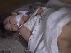 ＜相沢みなみ＞腕を縛られ拘束されたまま犯される悲惨な女。鬼畜なまでの性交、強制、3Pレイプ