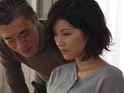 美乃すずめ。隣人の御主人に迫られる主婦。「欲求不満なんですよ、奥さんも刺激が欲しいでしょ」感じさせられ不倫な関係