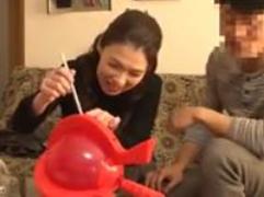 【隠し撮り】お持ち帰りされ口説かれちゃう五十路くらいのおばさん。若い男に抱かれて激逝き中出しファック
