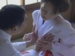 ＜ヘンリー塚本＞亡き夫のお兄様に身体を捧げる未亡人。激しく悶える一夜限りの情熱的、淫らな性交