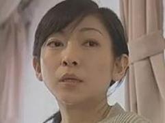 ＜小池絵美子＞隣に住む奥様とはお茶友達。その亭主とは不倫関係の人妻。そんなスリルな情事がたまらない