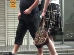 〖熟女逆ナンパ〗色気漂う美熟女にお声かけされたラッキーな男性。生ハメ企画