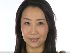 ＞「おまんちょイイ～イク、イク～」淫語を口走る巨乳妻を絶頂イキさせ、義娘を無理やり犯して夢中にさせる絶倫男