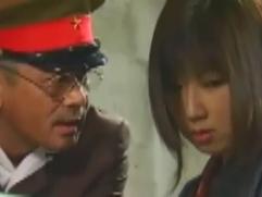 ＞悪徳憲兵隊の取調室。連行された多くの女が命欲しさにもてあそばれる。鬼畜なまでの強制、中出しファック