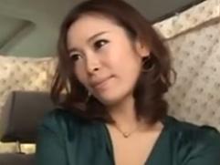 ＜人妻ナンパ＞33歳の色気漂う奥さんですがオナニーはしてるんだそう。下着チェックからエスカレートしてハメられ中出し絶頂イキ