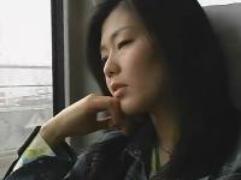 主婦が一人旅で出会った行きずりの男とまぐわい。旦那とする営みよりも数倍興奮。善がり狂い乱れまくりの激逝きファック