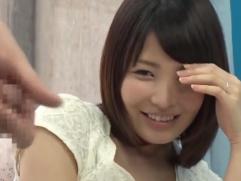 ＜マジックミラー号＞照れながらも童貞くんのセンズリを直視する綺麗な奥さん。全裸になっての神対応、身体を許して筆おろし