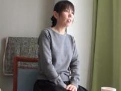 セックスレスで貧乳の素人妻がAV面接。不倫相手とも別れチンポを味わうのは二年振り、四十路の熟女妻