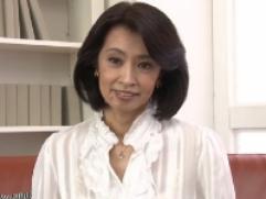 ＞50代のセレブ妻がセックスレスで欲求不満な身体を解消する為にAV出演を決意