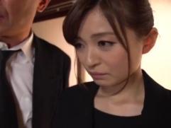 ＜新山沙弥＞亡き夫の弟に迫られ犯される未亡人。全裸にされチンポをねじ込まれての鬼畜な強制、寝取られファック