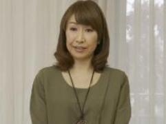 自ら応募した54歳の奥様。5年セックスレスだそうです。それでもまだまだ魅力的な裸体を惜しげもなく披露