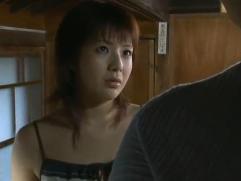 ＞「中年男に抱かれた事はないのか？お前が欲しい、力尽くでもやるぞ」妻の連れ子のパンティーを剥ぎ取り犯す義父