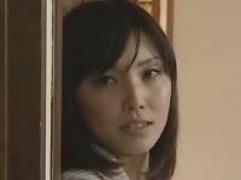 《ヘンリー塚本》犯された事のある男のチンポが欲しくなる人妻。自ら家の鍵を開けて始まる寝取られファック