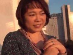 セックスレスの熟女妻が他人棒でハメ撮り。不倫、激逝き中出しファック