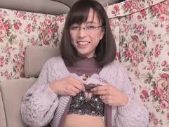 ＜熟女ナンパ＞エッチなリクエストに戸惑いながらも結局はハメられる五十路妻。しかもゴムなしチンポで生ハメ中出し膣内射精