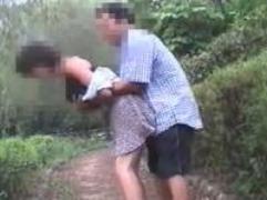 【個人流出】「私の恥ずかしい姿を見てザーメンを沢山だしてください」人妻が野外露出で青姦セックス