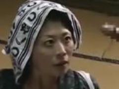 《ヘンリー塚本》露出した息子の勃起チンポに熟母が発情。そして始まるフェラって股を開いて母子相姦、発情ファック