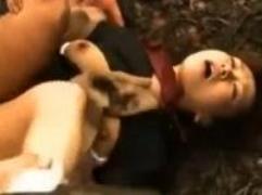 ＞狙われて襲われた女子高生。泣き叫んでも容赦ないピストン、鬼畜なまでの中出し輪姦レイプ