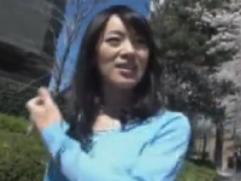 ＜熟女ナンパ＞お淑やかに見える40代の美熟女さんですが、男のテクニックで淫らに喘ぎ、初対面チンポで激イキしちゃいます