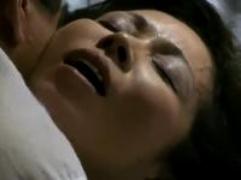 〖松下美香〗義母が犯されて味わってしまった婿のマラの味。そしてただれた関係に、激逝きする淫乱生活