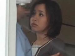 ＞出入り業者を無言で誘惑する見た目は清楚で綺麗な奥さん。でも超淫乱、ディープキスから濃厚フェラで痴女ファック