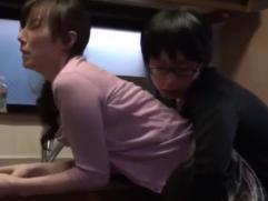 ＜澤村レイコ＞暴走した息子を拒み切れずに感じて犯されてしまう母親。夫が近くに居る中での激イキ中出し禁断ファック