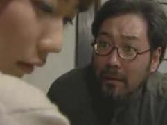 【神崎レオナ】娘が人妻となっても忘れられない父親。まるでストーカー。優しい旦那と鬼畜な父親との三角関係