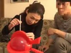 【隠し撮り】お持ち帰り五十路のおばさんが口説かれちゃいます「気持ちイイ～」淫乱モードでの中出しファック