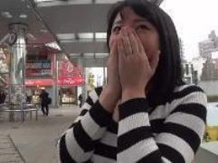 ＜人妻ナンパ＞29歳の綺麗なパイパン主婦が不倫に走ります。しかもゴムなしチンポでの激イキ中出しファック