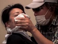 ＞クロロホルムで眠らされ拉致され犯される悲惨な女。パイパンへと剃毛されての鬼畜な昏睡、中出しファック