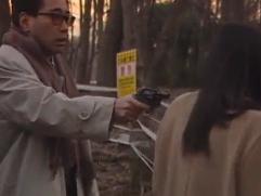 ＞中年のリストラ男の復讐。殴りお金を奪った男をかたずけ、その女を犯す。マラをしゃぶらせマンコへねじ込み強制ファック