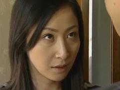 ＞「3年位刑務所暮らしになる、やらせてくれ」マンコを洗い身体を捧げる不貞妻。相手は兄貴。善がり狂っての激イキ禁断ファック