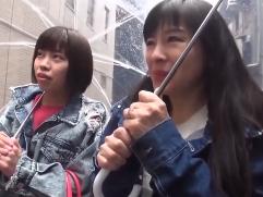 ＜母娘ナンパ＞勃起チンポに大興奮の熟母に娘。フェラって激イキ中出し親子丼
