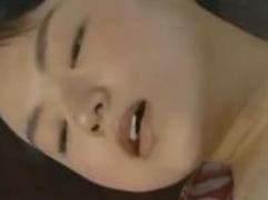 ＜川嶋あみ＞旦那様に仕える女中。チ〇ポの御世話までも。裸体を露わにハメられ乱れる淫らな身体「旦那さま～」