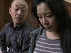 ＜浅倉彩音＞お金を持ち逃げした女が捕まり犯される。言われるがまま自ら全裸となり覚悟をしてマラをねじ込まれての強制セックス