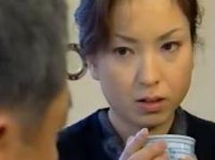 再婚した亭主はもと極道。娘を抱かせろと嫉妬しながらも承諾してしまった妻。そして始まる親子丼の淫乱生活