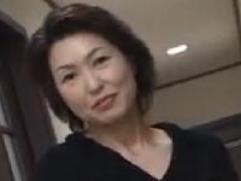【里中亜矢子】五十路の主婦が自宅でハメ撮り、中出し発情セックス