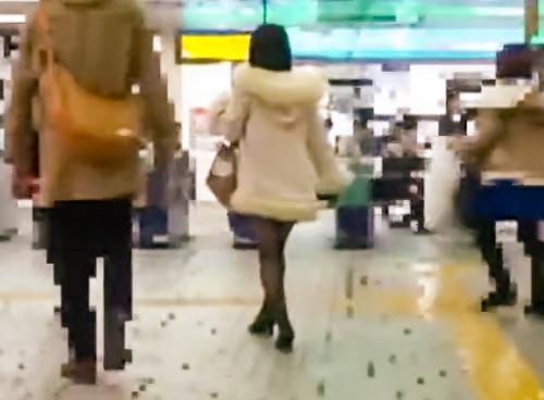 【強襲レイプ】ストーカーに自宅侵入襲撃された美巨乳OL…イラマチオ＆即ハメピストン中出しで大号泣！