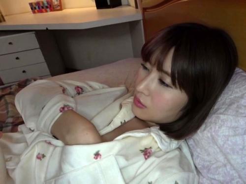 深夜に聞こえる奇怪な音‥！姉の部屋に行くとバイブが挿さったまま寝落ちした姉に欲情し背徳の近親相姦セックス！