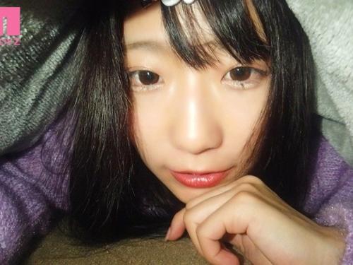 素人から女優へ‥最高にHな瞬間！可愛くて笑顔が絶えない好奇心旺盛な究極の身近女子がAVデビューセックスで燃え上がる！