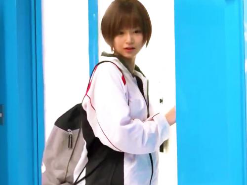 ＜マジックミラー号＞「エロいおっぱい！超絶でけぇぇｗｗ」童顔の現役女子大生が童貞くんを優しく筆おろしｗ＜素人ナンパ企画＞