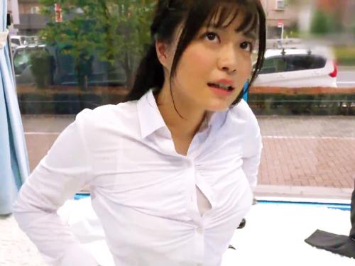＜マジックミラー号＞あのMM車内でセクハラ面接される神乳ロリ女子大生！内定ほしさにゴム無し中出し了解ｗ＜素人ナンパ企画＞