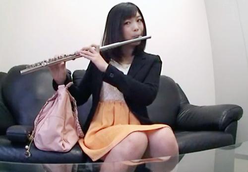 ＜調教＞お嬢様育ちの現役音大生さん♪ 2本の極太チンポで清楚な潮吹きマンコを淫乱開発されてしまう！