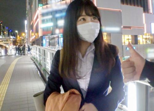 【素人OL×ナンパ】細身スレンダー貧乳★芸能界で働く美人スーツOLさん♪ 着衣でイキ潮吹く美マンコをハメ倒されてしまう！
